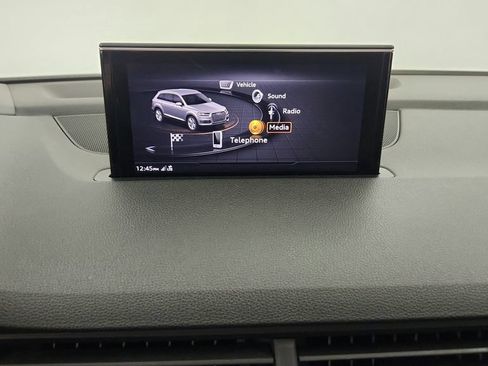 Used 2018 Audi Q7 3.0T Prestige w/ Prestige Package AWD/4WD image 32