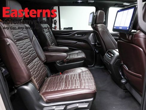 Used 2021 Cadillac Escalade ESV Premium Luxury Platinum image 29