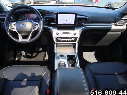 Used 2022 Ford Explorer XLT w/ Equipment Group 202A image 12