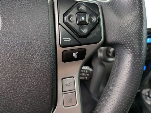 Used 2022 Toyota 4Runner Limited AWD/4WD image 38