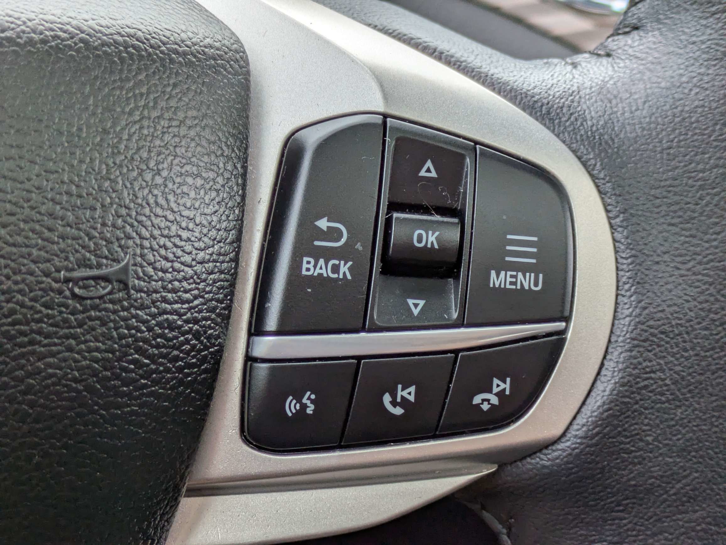 Used 2023 Ford Explorer Limited w/ Limited Technology Package RWD image 31