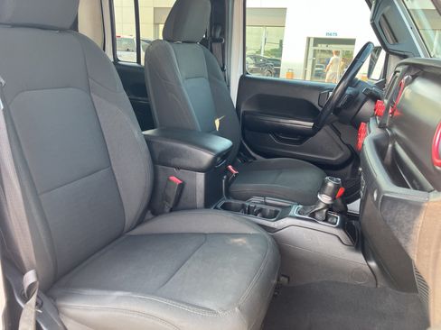 Used 2020 Jeep Gladiator Sport w/ Quick Order Package 24S AWD/4WD image 32