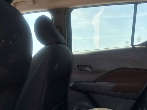 Used 2021 Nissan Kicks SR FWD image 34