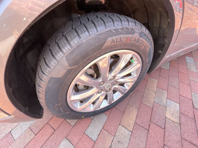 Used 2019 Buick Envision Essence AWD/4WD image 29