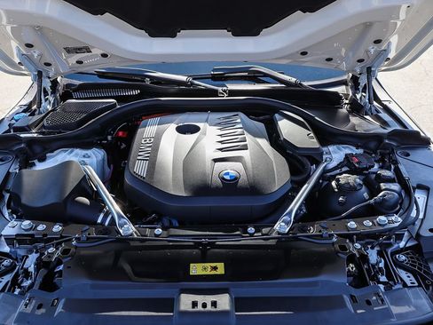 New 2027 BMW 550e xDrive w/ Premium Package AWD/4WD image 26