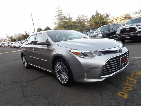 Used 2016 Toyota Avalon Limited image 7