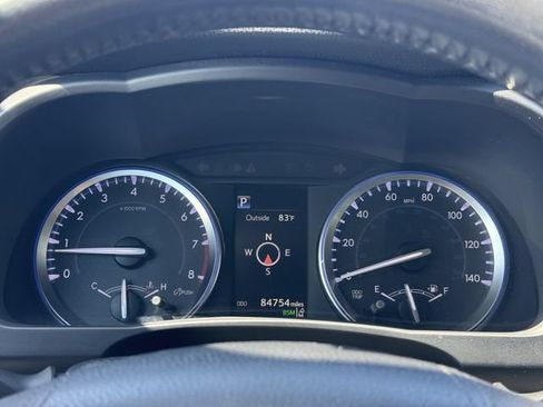 Used 2018 Toyota Highlander Limited FWD image 25