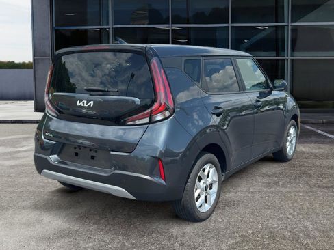 Used 2024 Kia Soul LX w/ Option Group 015 FWD image 5
