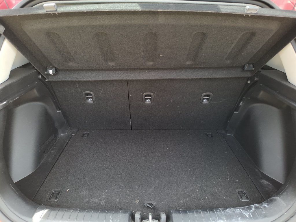 Used 2020 Hyundai Venue SE FWD image 8