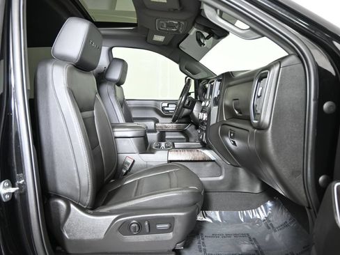 Used 2022 GMC Sierra 2500 Denali w/ Denali Black Diamond Edition AWD/4WD image 14