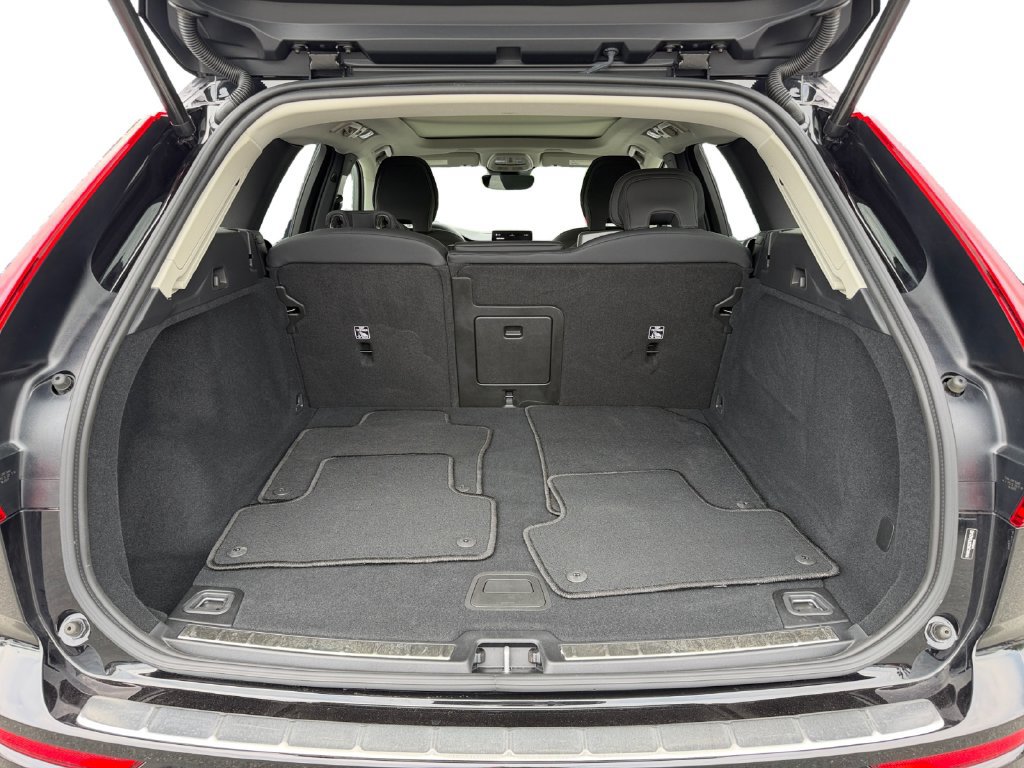 Certified 2026 Volvo XC60 B5 Plus w/ Protection Package Premier AWD/4WD image 11