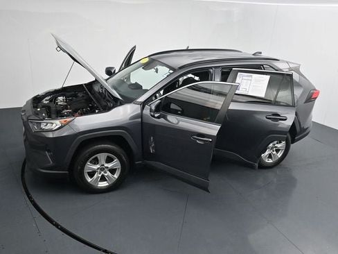 Used 2021 Toyota RAV4 XLE AWD/4WD image 37