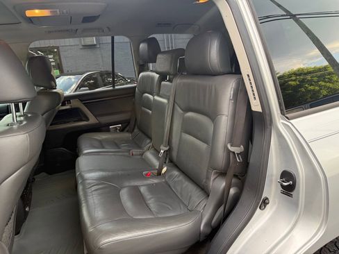 Used 2009 Toyota Land Cruiser image 64