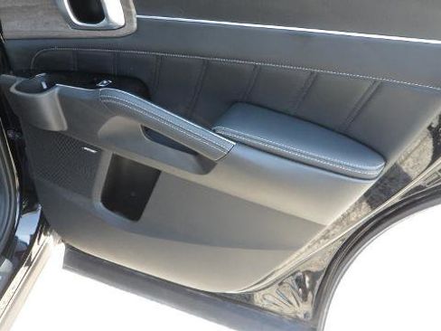 Used 2021 Kia Sorento SX Prestige image 18