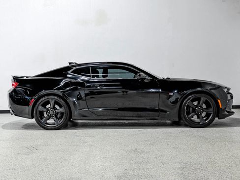 Used 2016 Chevrolet Camaro SS RWD image 4