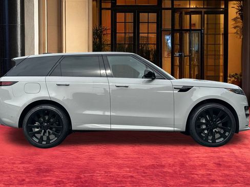 New 2026 Land Rover Range Rover Sport Dynamic SE image 9