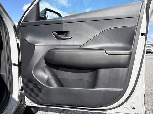 Certified 2025 Hyundai Kona SE image 14