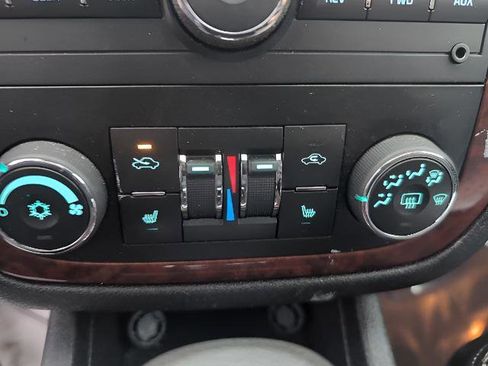 Used 2009 Chevrolet Impala LTZ image 15