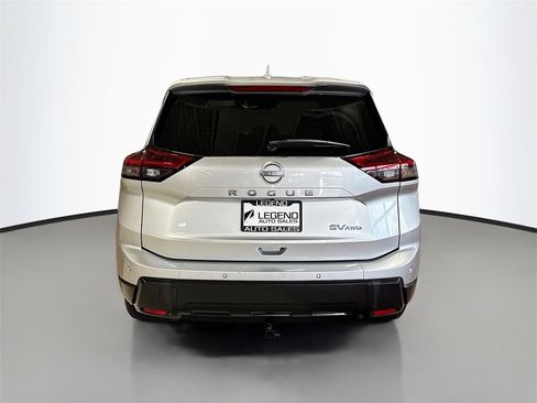 Used 2024 Nissan Rogue SV image 8