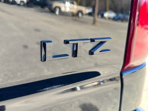 Used 2022 Chevrolet Silverado 3500 LTZ w/ LTZ Plus Package image 32