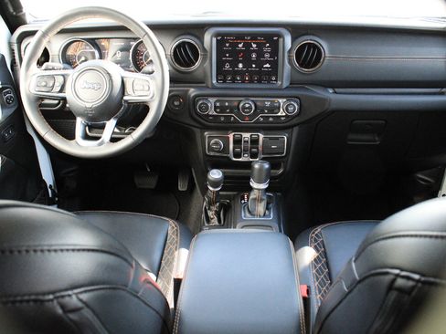 Certified 2023 Jeep Gladiator Overland AWD/4WD image 19