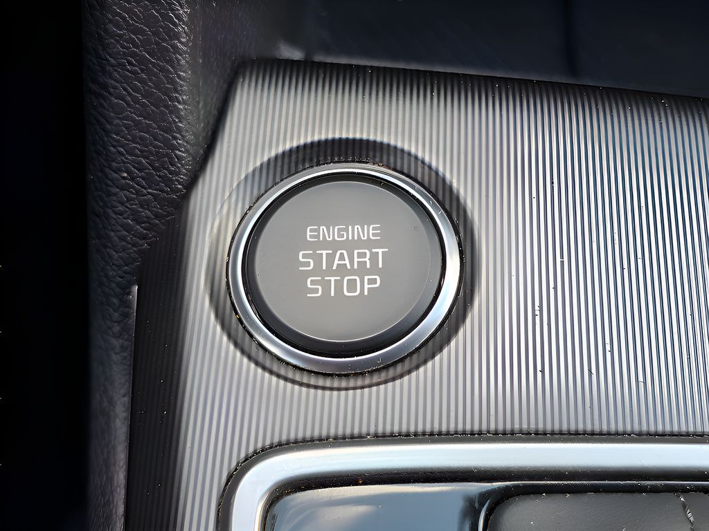 Used 2026 Kia Sportage EX FWD image 25