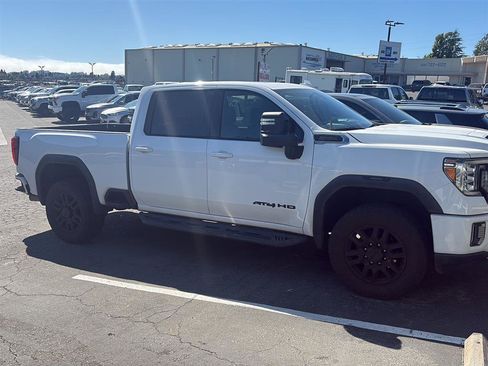 Used 2020 GMC Sierra 2500 AT4 w/ AT4 Premium Package AWD/4WD image 2