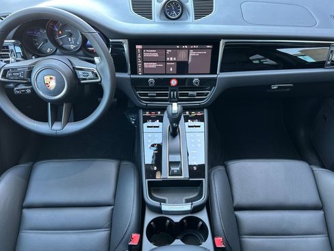 New 2026 Porsche Macan image 6