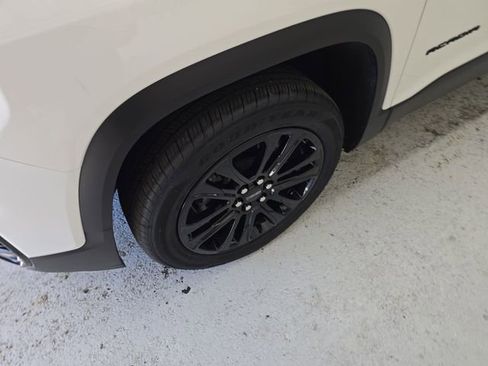 Certified 2023 GMC Acadia SLE w/ Driver Convenience Package image 9