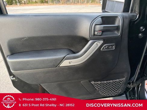 Used 2016 Jeep Wrangler Unlimited Sahara image 11