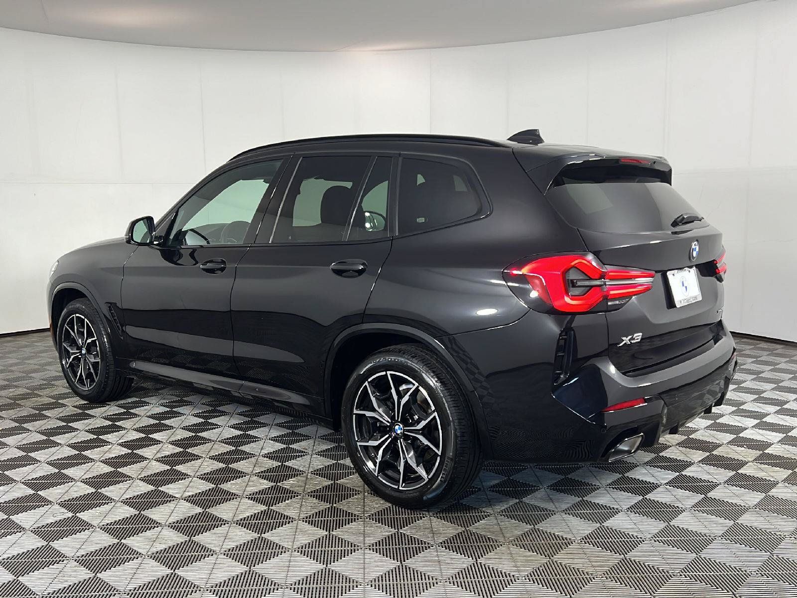 Used 2023 BMW X3 xDrive30i w/ M Sport Package AWD/4WD image 9