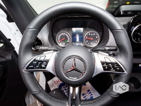 Used 2025 Mercedes-Benz Sprinter 2500 image 18