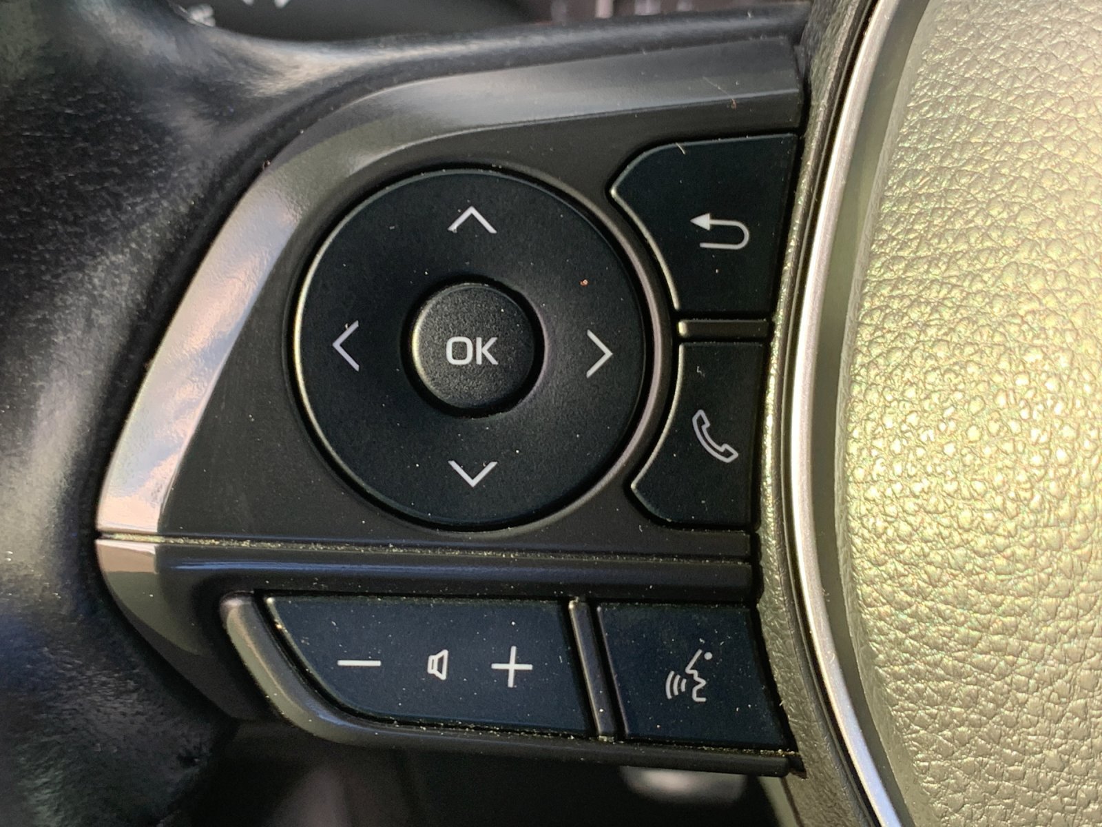 Used 2023 Toyota Corolla SE FWD image 29