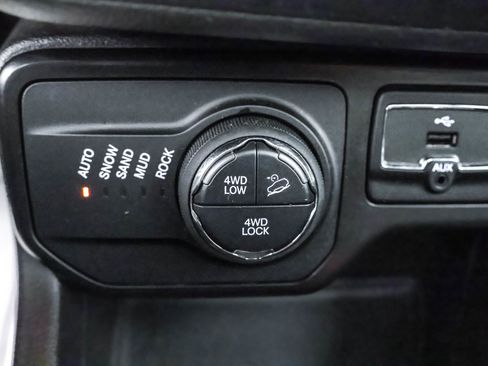 Used 2022 Jeep Renegade Trailhawk w/ Sun/Sound Group image 14