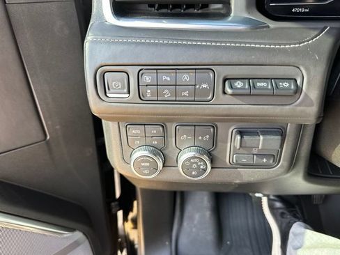 Used 2023 GMC Yukon Denali Ultimate AWD/4WD image 11