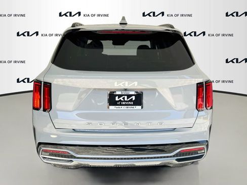 Certified 2022 Kia Sorento SX FWD image 8