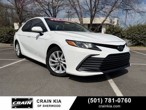Used 2023 Toyota Camry LE image 1