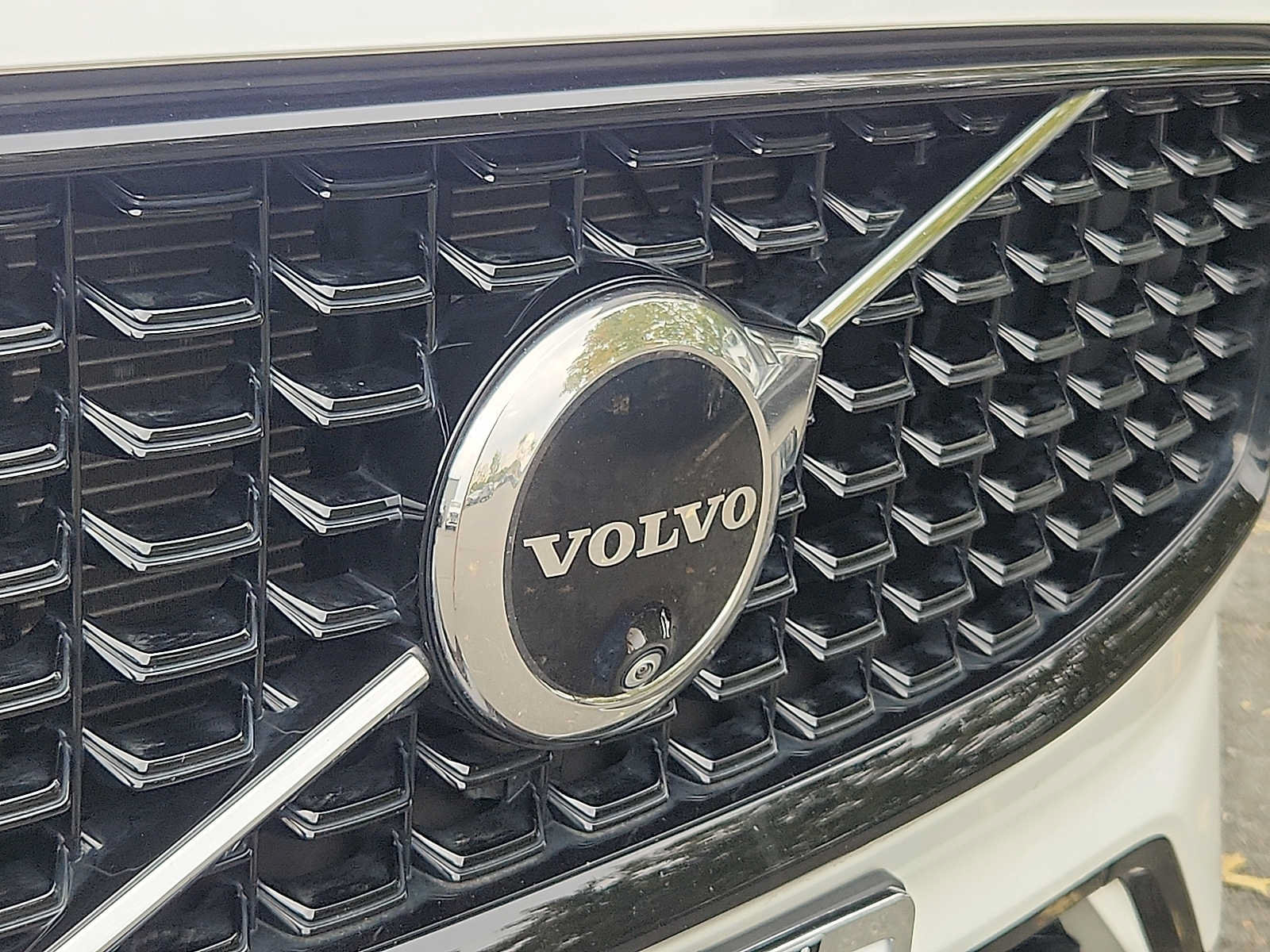 Used 2024 Volvo XC60 B5 Plus AWD/4WD image 30