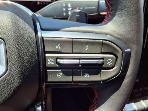 New 2026 GMC Yukon XL AT4 Ultimate AWD/4WD image 9