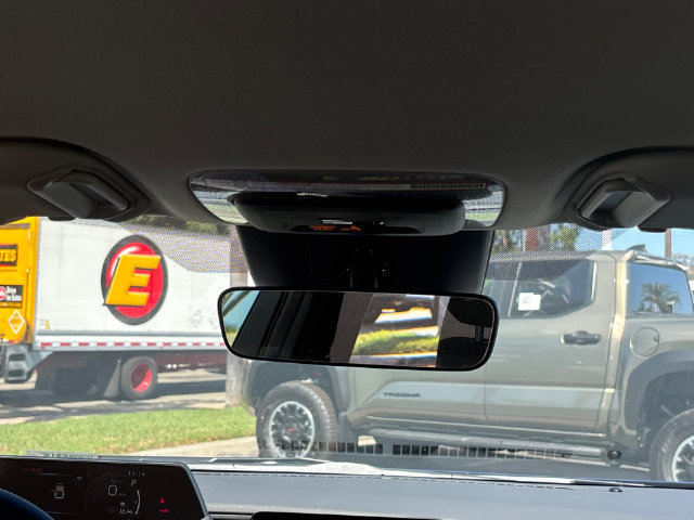 New 2027 Toyota Prius LE FWD image 24
