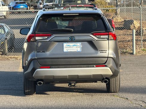 Used 2022 Toyota RAV4 Limited image 7