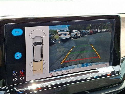 New 2025 Volkswagen Atlas SEL image 19