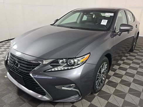 Used 2017 Lexus ES 350 w/ Navigation System Package FWD image 2