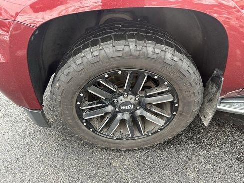 Used 2017 Chevrolet Suburban Premier image 14