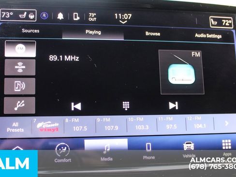 Used 2024 Chrysler Pacifica Touring-L image 35