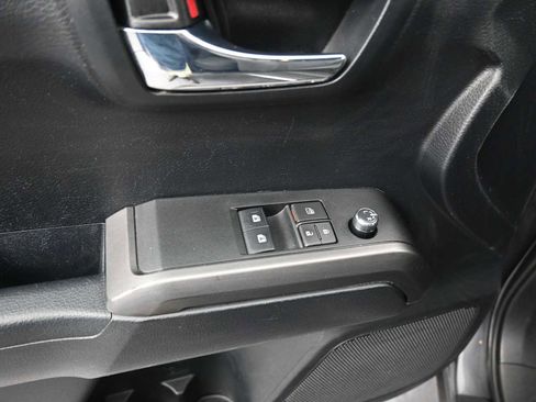 Used 2018 Toyota Tacoma TRD Off-Road image 17