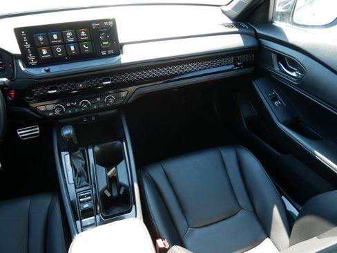 Used 2024 Honda Accord Sport image 11