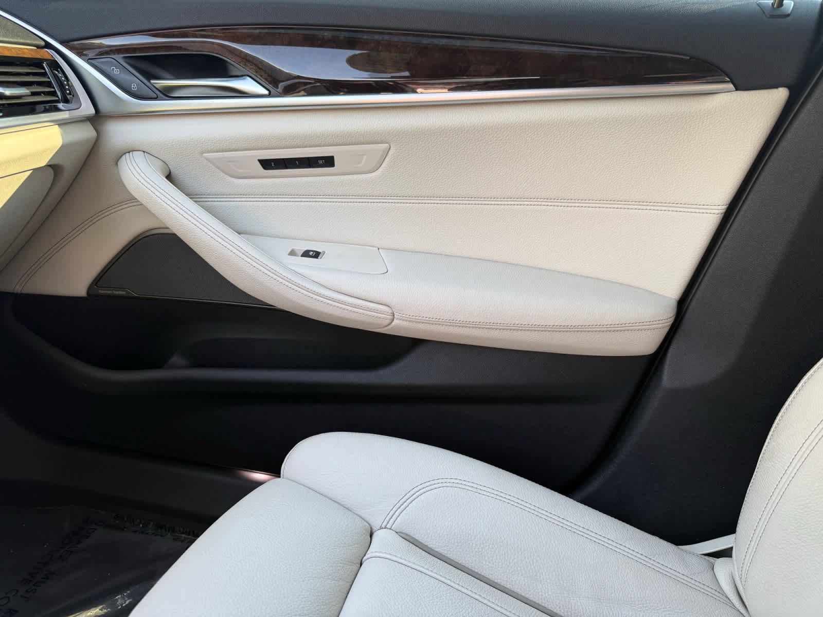 Used 2017 BMW 530i RWD image 24