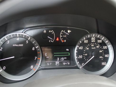 Used 2013 Nissan Sentra SL w/ Leather Pkg image 8