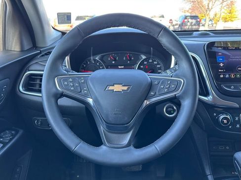 Used 2024 Chevrolet Equinox Premier image 12